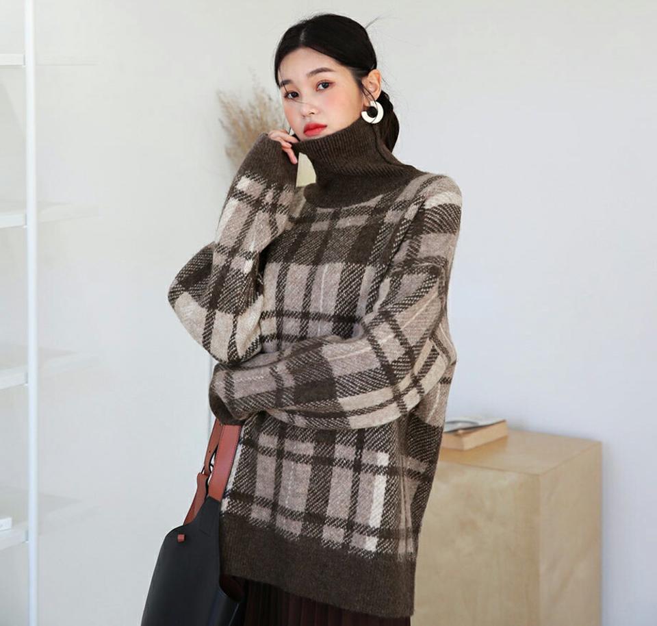 チェックタートルニット・全2色・b61257 レディース 【tops】【韓国 ファッション トップス ニット 長袖 ロングスリーブ ルーズ ゆったり オーバーサイズ 体型カバー ハイネック 柄 パターン ロング お尻カバー カジュアル 秋 冬】