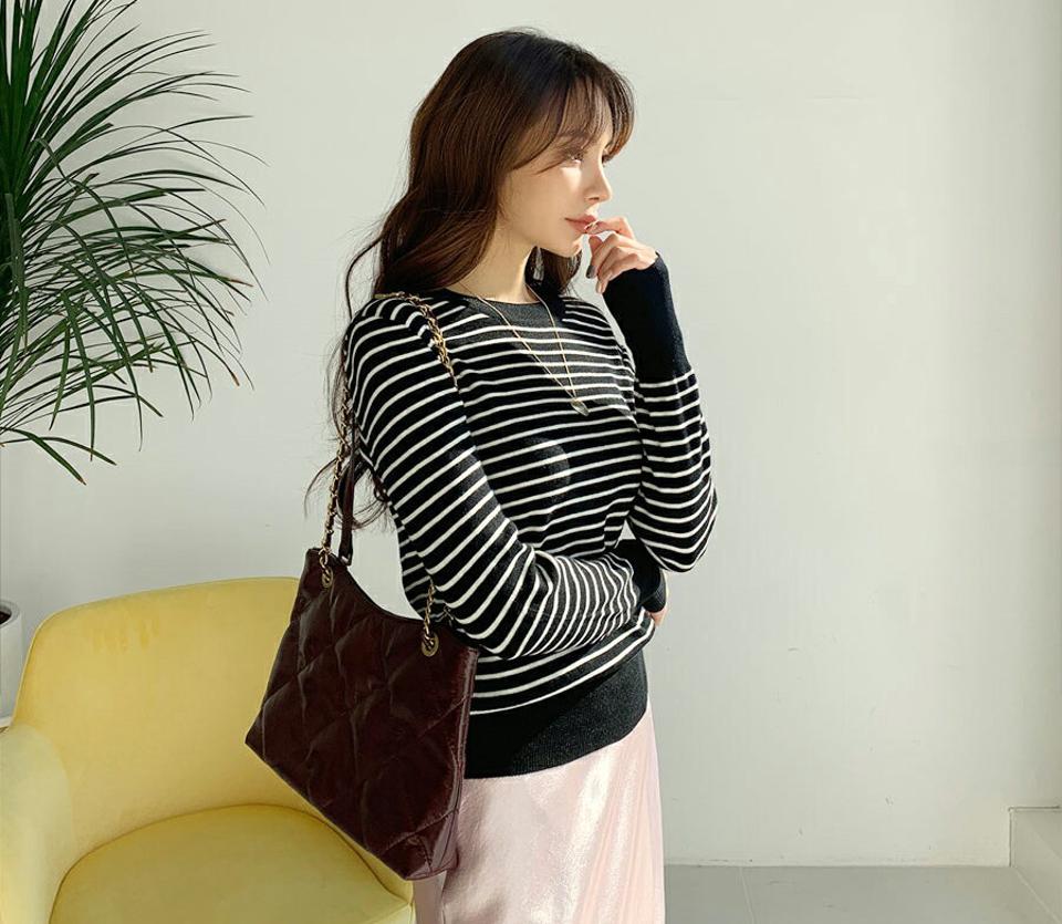 ボーダーボタンニット・全3色・b65754 レディース 【tops】【トップス ニット ニットトップス 長袖 ボーダー柄 カジュアル ラウンドネック スリット 大人 秋 冬 韓国 ファッション】【ハイホリHIHOLLI】
