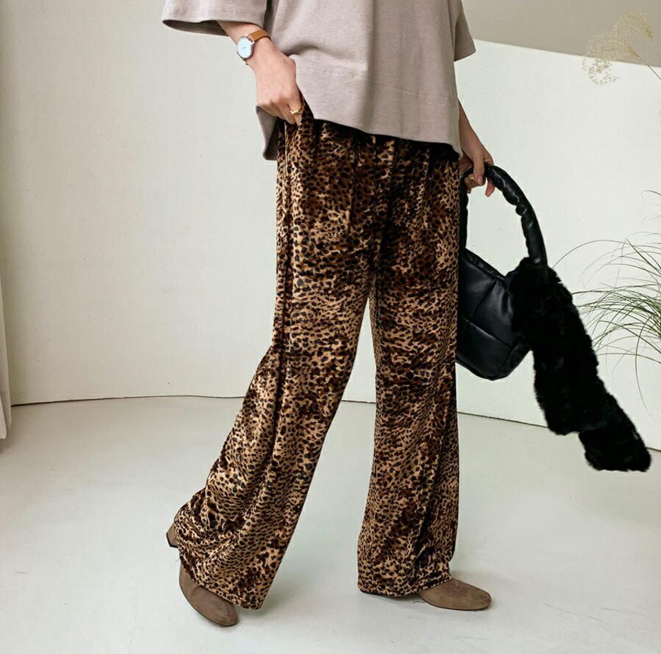 【只今10%OFF】ベロアレオパードパンツ・全2色・t56489 レディース 【pt】【韓国 ファッション ボトムス パンツ ロング フルレングス 10分丈 十分丈 ワイド ルーズ ウエストゴム パターン 柄 ヒョウ柄 アニマル柄 ベルベット ビーロード カジュアル 秋 冬】