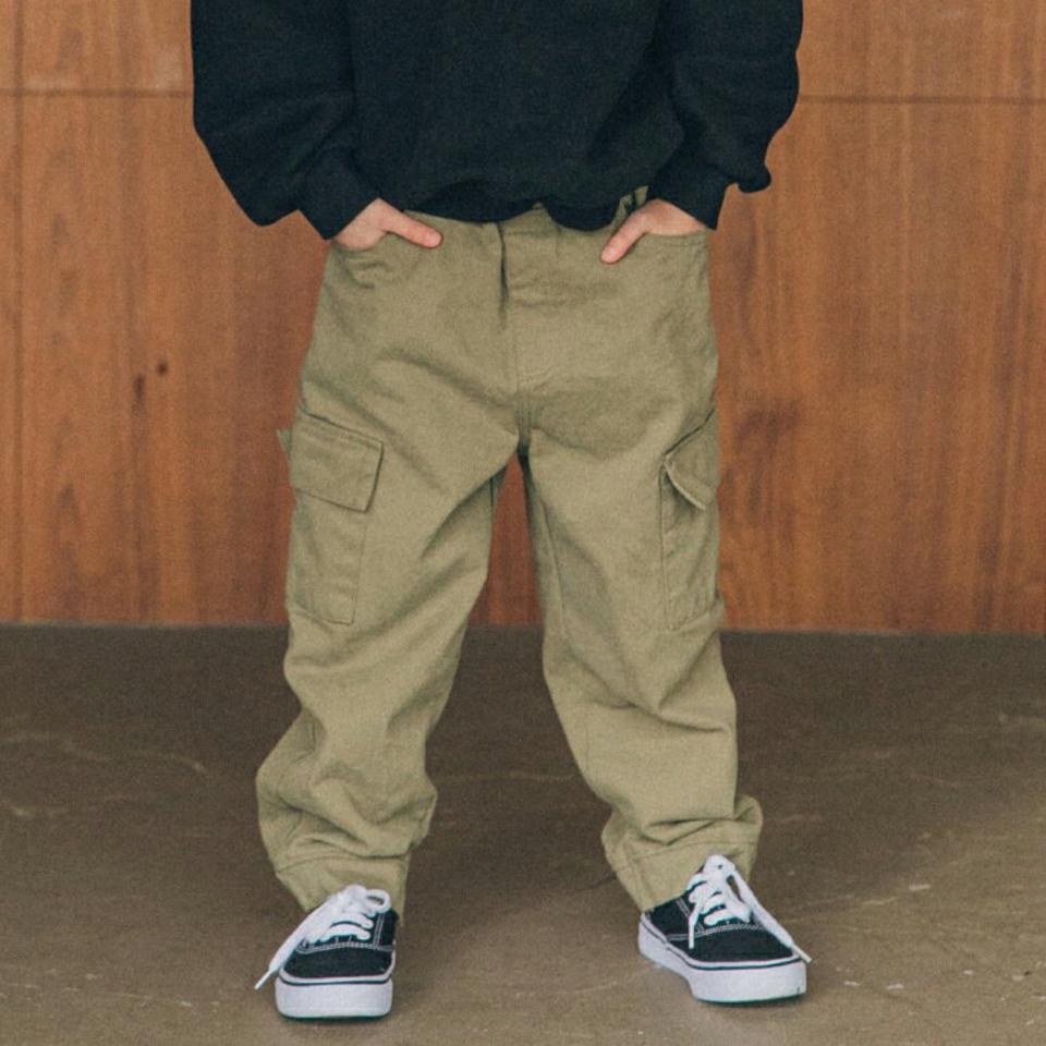 【キッズ30%OFF】裏起毛ボタンヘムカーゴパンツ(junior)・u10465 キッズ【9~17才】【pt】【パンツ ズボン ロングパンツ 長ズボン カーゴパンツ 単色　無地 シンプル カジュアル 裏起毛 ラフ 女の子 男の子 冬 韓国 韓国子供服 子供 こども 子供服 こども服】【KIDS】