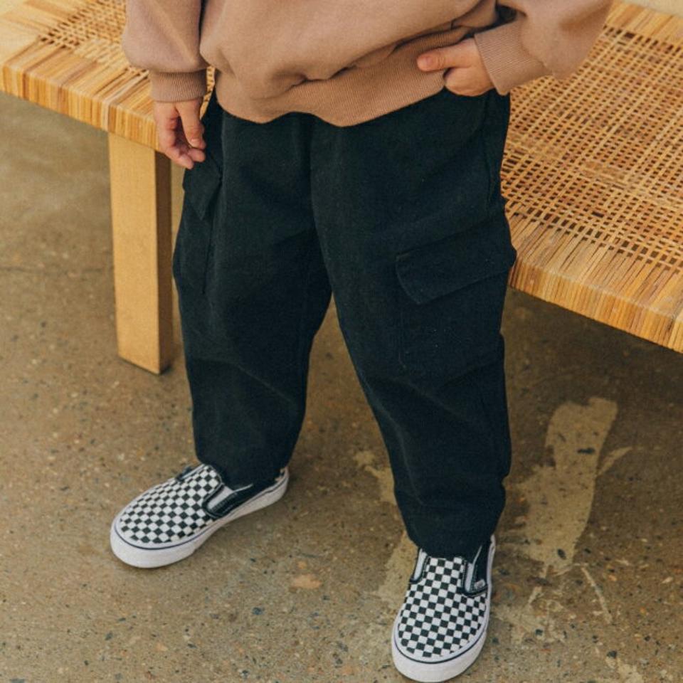 【キッズ30%OFF】裏起毛ボタンヘムカーゴパンツ(junior)・u10465 キッズ【9~17才】【pt】【パンツ ズボン ロングパンツ 長ズボン カーゴパンツ 単色　無地 シンプル カジュアル 裏起毛 ラフ 女の子 男の子 冬 韓国 韓国子供服 子供 こども 子供服 こども服】【KIDS】