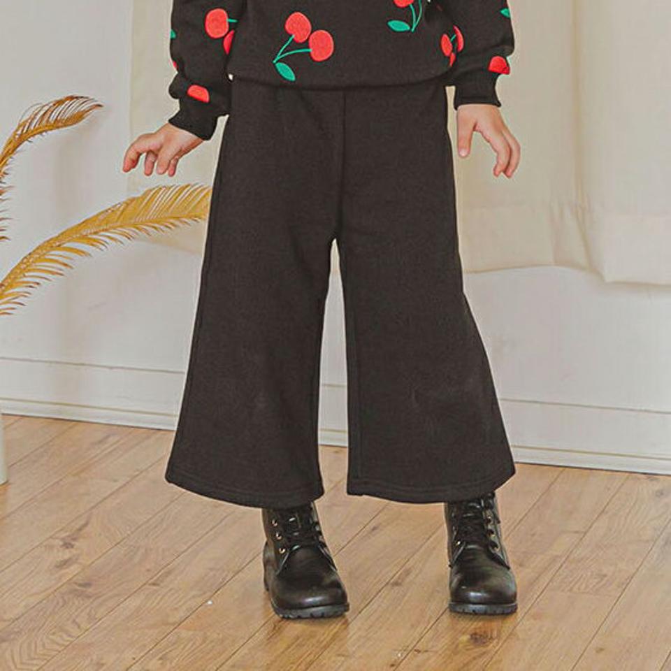 裏起毛ウエストゴムフレアパンツ・p009874 キッズ【3~8才】【pt】【パンツ ズボン ロングパンツ 長ズボン 単色 無地 シンプル フレアパンツ ウエストゴム 裏起毛 女の子 男の子 冬 韓国 韓国子供服 子供 こども 子供服 こども服】【KIDS】