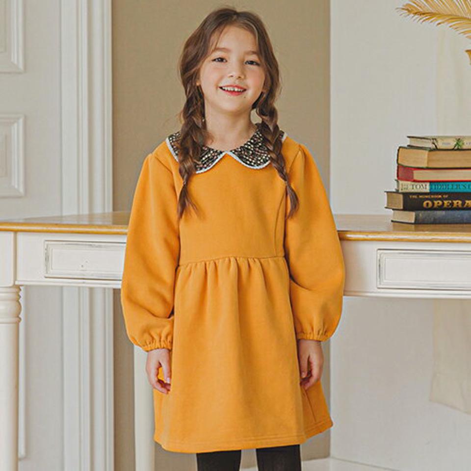 裏起毛花柄カラーワンピース(mustard)・p009857 キッズ【3~8才】【ops】【ワンピース ミディ丈 ミディワンピース 長袖 花柄 フラワー 丸襟 裏起毛 シンプル かわいい 女の子 冬 韓国 韓国子供服 子供 こども 子供服 こども服】【KIDS】