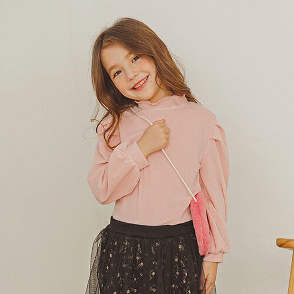 フリルリブTシャツ(pink)・p009916 キッズ【3~8才】【tops】【トップス Tシャツ 長袖 ロンT 単色 無地 リブ シンプル フリル 果樹エル タック フリルネック ガーリー 女の子 秋 冬 韓国 韓国子供服 子供 こども 子供服 こども服】【KIDS】