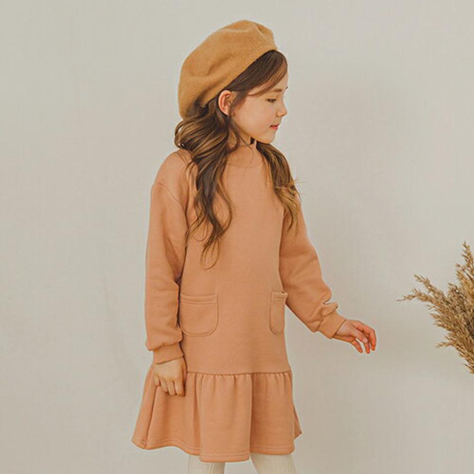 【只今30%OFF】裏起毛ポケットフレアワンピース(pink)・p009871 キッズ【3~8才】【ops】【ワンピース ミディ丈 ミディワンピース 長袖 フリル フレア フレアワンピース 裏起毛 単色 無地 かわいい 女の子 冬 韓国 韓国子供服 子供 こども 子供服 こども服】【KIDS】