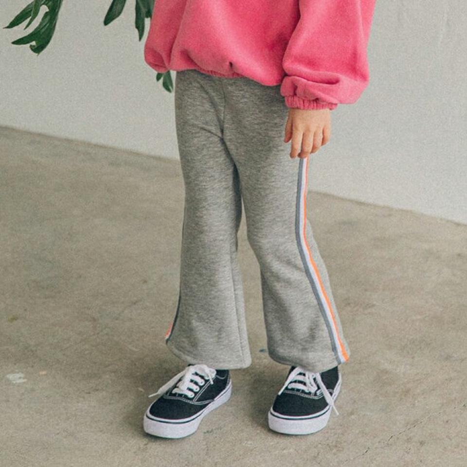 【キッズ30%OFF】ボア裏地ラインブーツカットパンツ(Junior)・u10322 キッズ【9~17才】【pt】【パンツ ズボン ロングパンツ 長ズボン 裏地ボア ラインパンツ ブーツカット カジュアル ラフ　女の子 男の子 冬 韓国 韓国子供服 子供 こども 子供服 こども服】【KIDS】