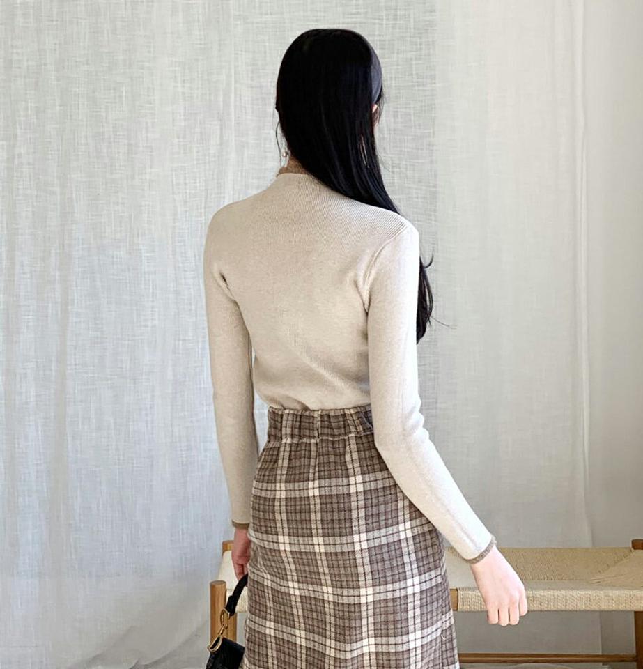 配色スリムニット・全3色・b62278 レディース 【tops】【韓国 ファッション トップス スリム フィット ニット ボディー ハーフネック ファー 裾配色 ポイント デイリー オフィス 長袖 タイト 切替 リブニット カジュアル 秋 冬】