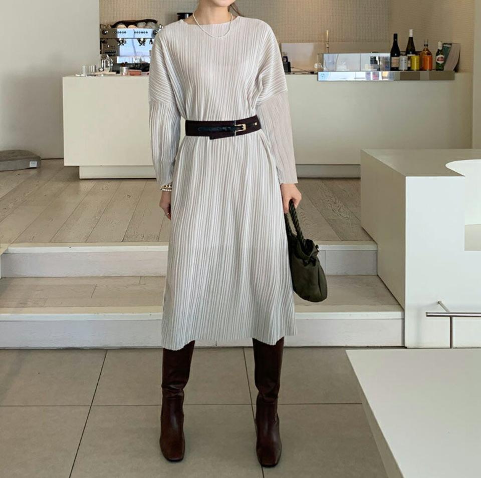 ベロアプリーツワンピース・全2色・b65841 レディース 【ops】【ワンピース ミディ丈 ミディワンピース 長袖 プリーツ プリーツワンピース ベロア 単色 シンプル フェミニン 前後着用自由 秋 冬 韓国 ファッション】【ハイホリHIHOLLI】