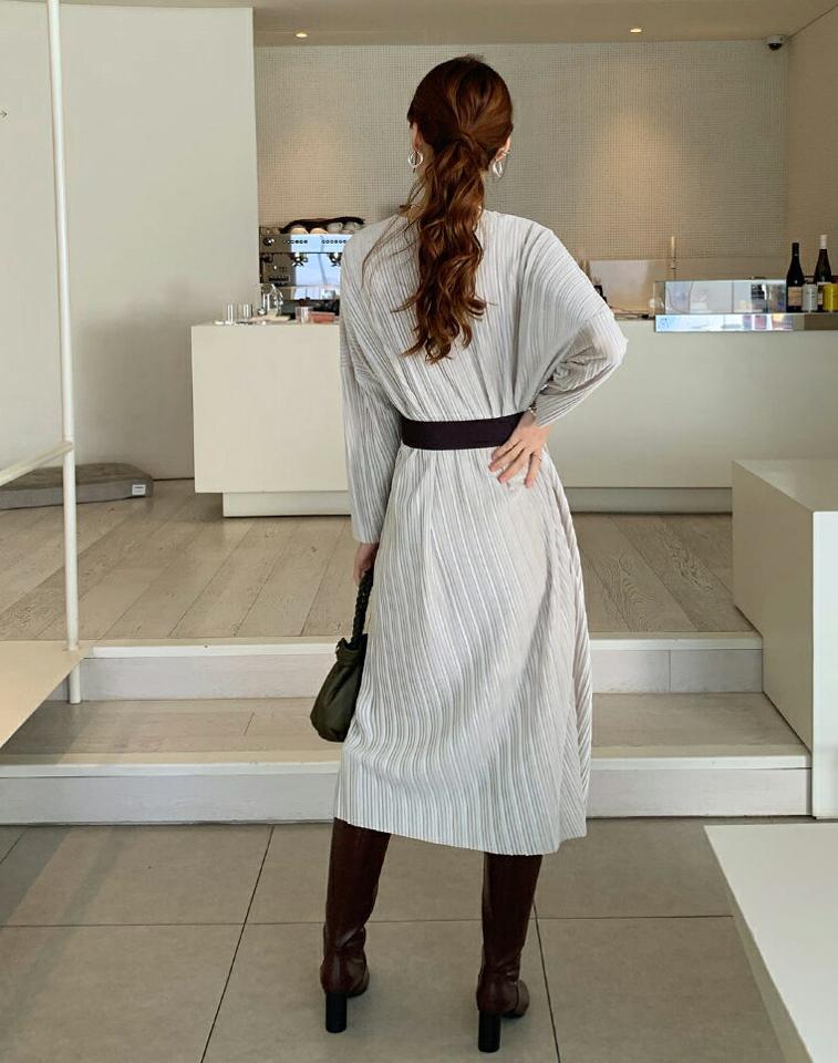 ベロアプリーツワンピース・全2色・b65841 レディース 【ops】【ワンピース ミディ丈 ミディワンピース 長袖 プリーツ プリーツワンピース ベロア 単色 シンプル フェミニン 前後着用自由 秋 冬 韓国 ファッション】【ハイホリHIHOLLI】