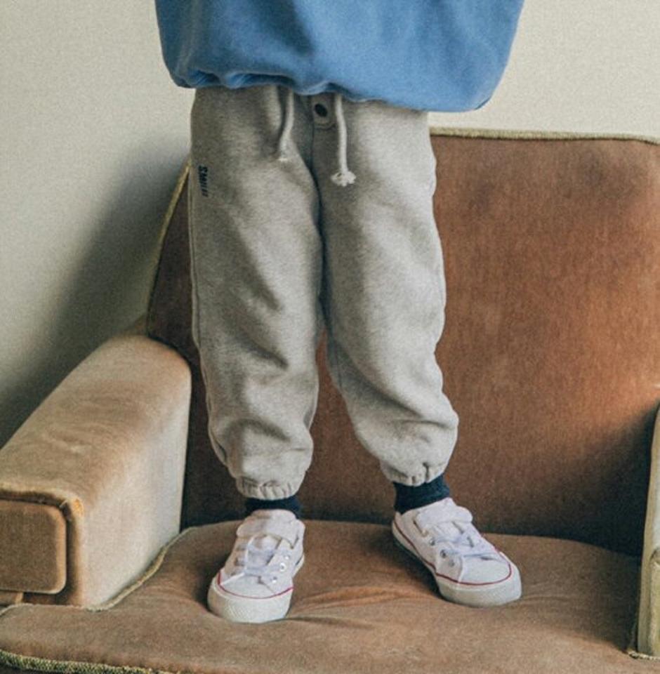 【キッズ30%OFF】裏起毛ボタンジョガーパンツ(kids)・u10457 キッズ【3~8才】【pt】【パンツ ズボン ロングパンツ 長ズボン 徐が—パンツ 裏起毛 単色 無地 シンプル カジュアル ラフ 女の子 男の子 冬 韓国 韓国子供服 子供 こども 子供服 こども服】【KIDS】