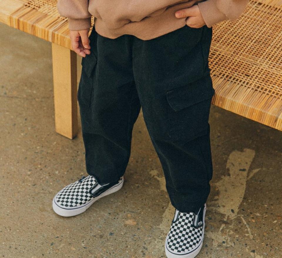 【キッズ30%OFF】裏起毛ボタンヘムカーゴパンツ(kids)・u10332 キッズ【3~8才】【pt】【パンツ ズボン ロングパンツ 長ズボン カーゴパンツ カーゴ 単色 無地 シンプル カジュアル 裏起毛 女の子 男の子 冬 韓国 韓国子供服 子供 こども 子供服 こども服】【KIDS】