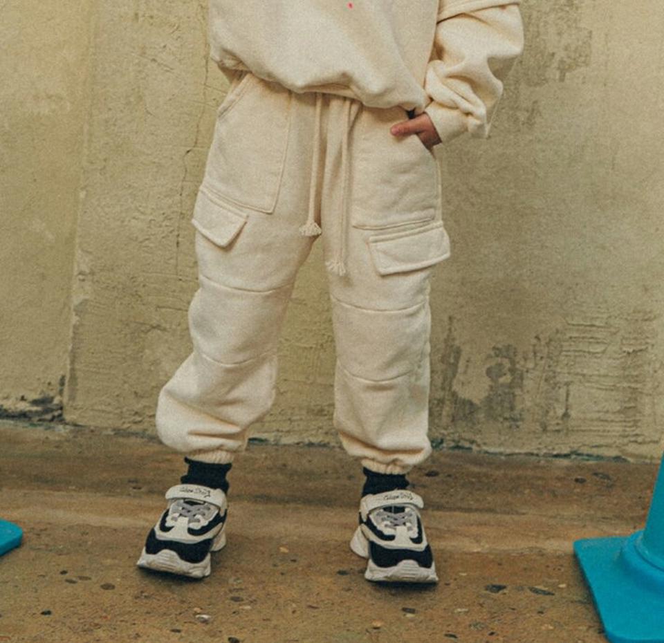 【キッズ30%OFF】裏起毛カーゴジョガーパンツ(kids)・u10345 キッズ【3~8才】【pt】【パンツ ズボン ロングパンツ 長ズボン ヨガ—パンツ カーゴパンツ 裏起毛 単色 無地 シンプル カジュアル 女の子 男の子 冬 韓国 韓国子供服 子供 こども 子供服 こども服】【KIDS】