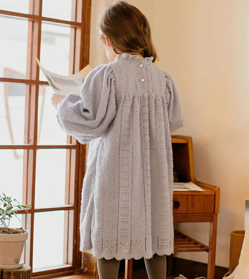 【キッズ30%OFF】パンチングフリルワンピース・u10277 キッズ【3~8才】【ops】【ワンピース ミディ丈 ミディワンピース 長袖 フリル パンチング 可愛い かわいい 女の子 秋 冬 韓国 韓国子供服 子供 こども 子供服 こども服】【KIDS】