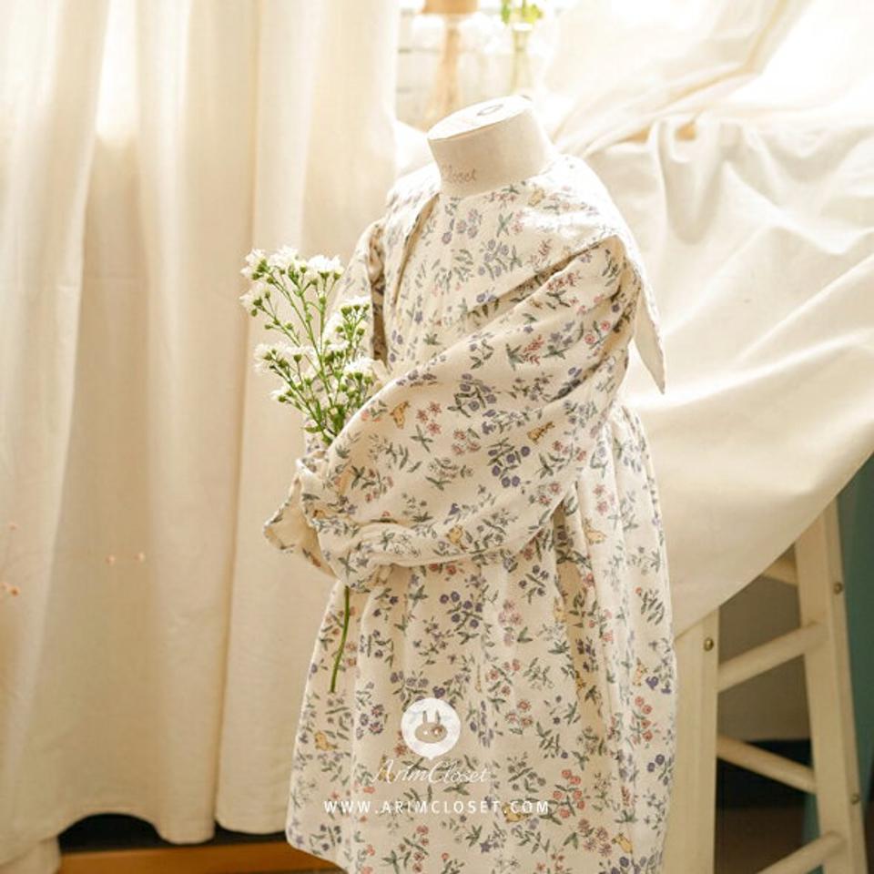 ビッグカラーフラワーワンピース・p009225 キッズ【0~2才】【ops】【ワンピース ロング ロングワンピース 長袖 花柄 フラワー ビッグカラー 襟コンシャス ガーリー 可愛い かわいい 女の子 秋 冬 韓国 韓国子供服 子供 こども 子供服 こども服】【KIDS】