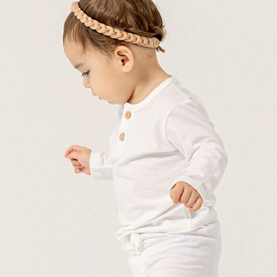 ツーボタン長袖Tシャツ(white)・p009007 キッズ【0~2才】【tops】【トップス Tシャツ 長袖 ボタン 単色 無地 シンプル カジュアル ラフ 女の子 男の子 秋 冬 韓国 韓国子供服 子供 こども 子供服 こども服】【KIDS】