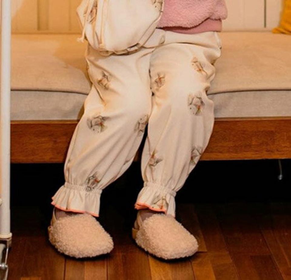 【キッズ30%OFF】両起毛うさぎプリントパンツ・u10430 キッズ【3~8才】【pt】【パンツ ズボン ロングパンツ 長ズボン ウサギ うさぎ 裏起毛 起毛 両起毛 可愛い かわいい アニマル 動物 ガーリー 女の子 男の子 冬 韓国 韓国子供服 子供 こども 子供服 こども服】【KIDS】