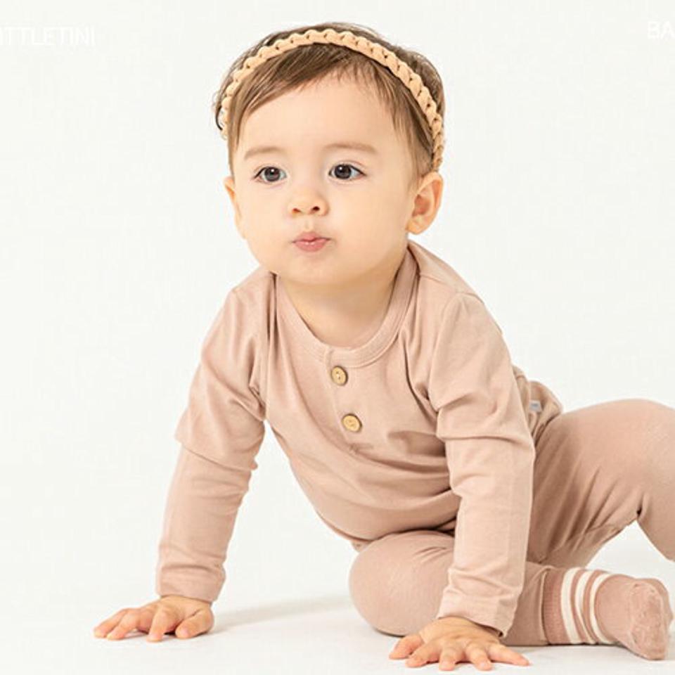ツーボタン長袖Tシャツ(beige)・p009032 キッズ【0~2才】【tops】【トップス Tシャツ 長袖 ボタン 単色 無地 シンプル カジュアル ラフ 女の子 男の子 秋 冬 韓国 韓国子供服 子供 こども 子供服 こども服】【KIDS】