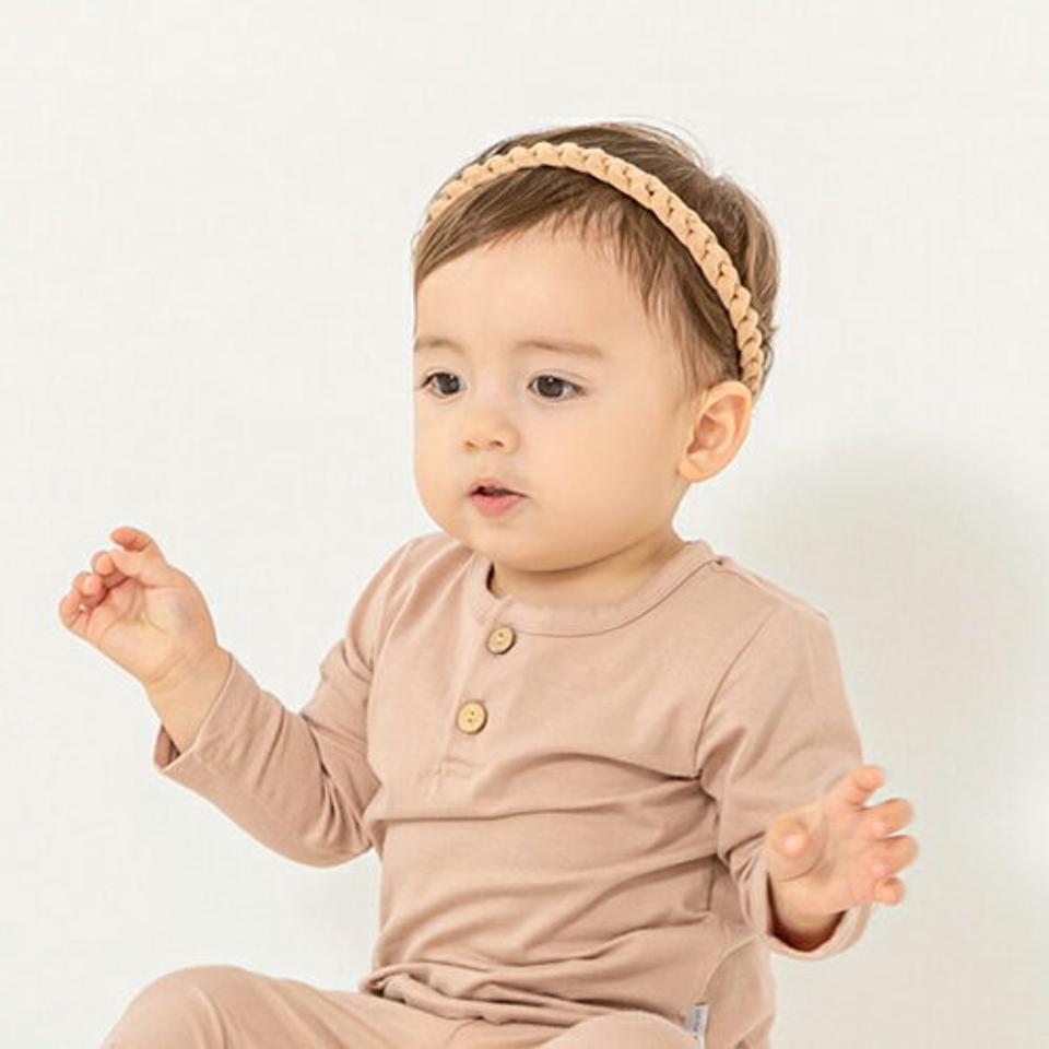 ツーボタン長袖Tシャツ(beige)・p009032 キッズ【0~2才】【tops】【トップス Tシャツ 長袖 ボタン 単色 無地 シンプル カジュアル ラフ 女の子 男の子 秋 冬 韓国 韓国子供服 子供 こども 子供服 こども服】【KIDS】