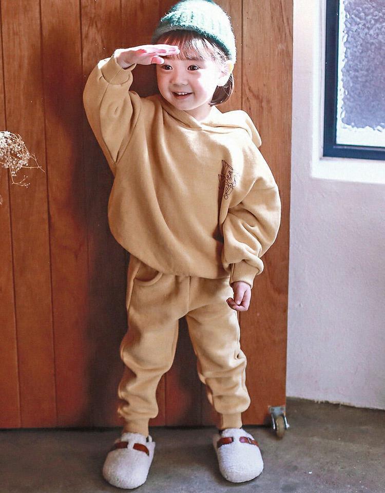 両起毛YESフーディ上下SET・p010386 キッズ 【3~8才】【SET】【韓国 ファッション セットアップ スウェット トレーナー Tシャツ パーカー 長袖 パンツ ロング アウトドア 運動 ロゴ レタリング キッズ 子供 子供服 幼稚園 通学 通園 低学年 秋 冬】【KIDS】