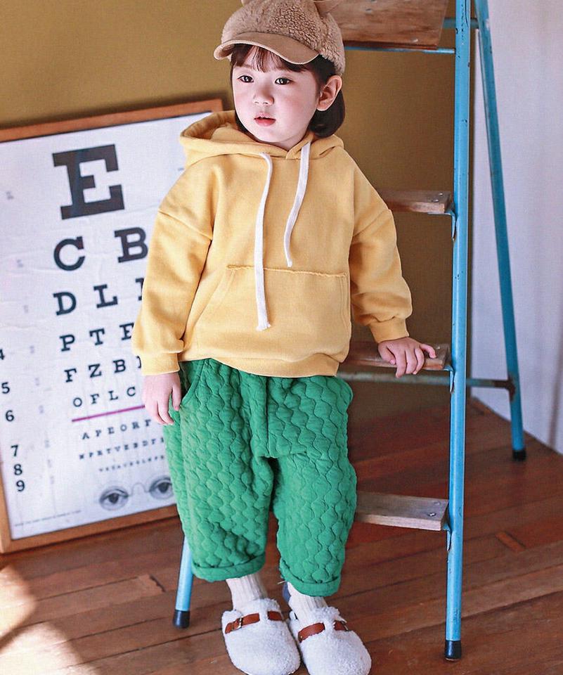 両起毛WOWフーディ&キルティングパンツ上下SET・p010395 キッズ 【3~8才】【SET】【韓国 ファッション セットアップ トレーナー Tシャツ カットソー 長袖 パンツ ロング キルト 女の子 男の子 キッズ 子供服 幼稚園 通学 通園 低学年 秋 冬】【KIDS】【WS】