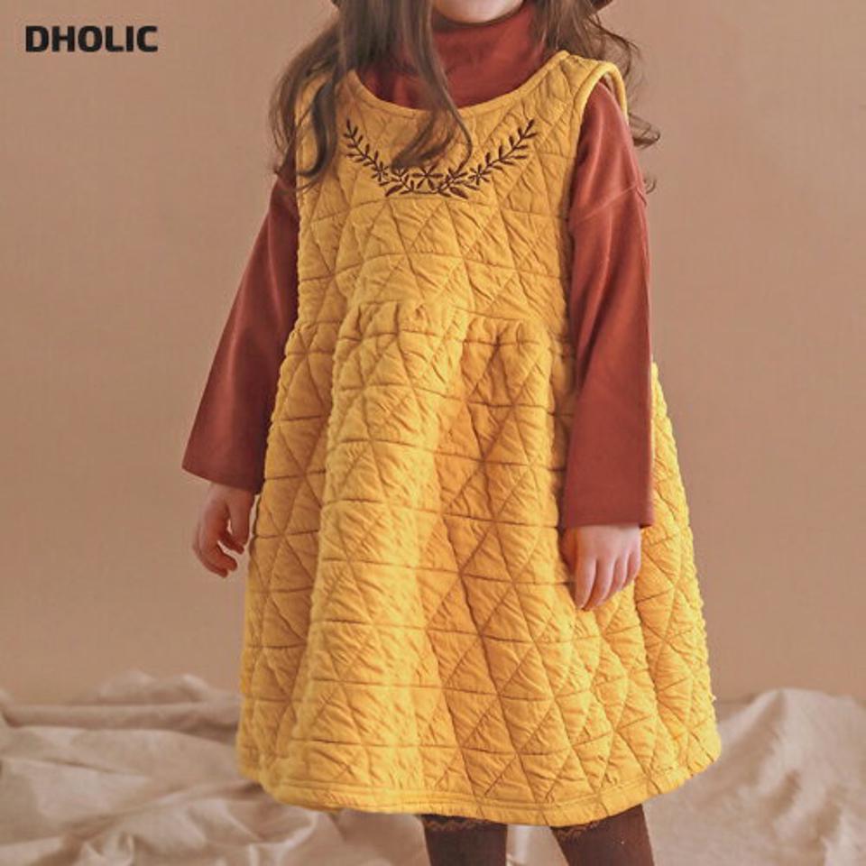 【キッズ30%OFF】刺繍キルティングスリーブレス・p010421 キッズ【3~8才】【ops】【ワンピース スリーブレス ノースリーブ キルティング キルト 刺繍 単色 シンプル カジュアル レイヤード 女の子 秋 冬 韓国 韓国子供服 子供 こども 子供服 こども服】【KIDS】