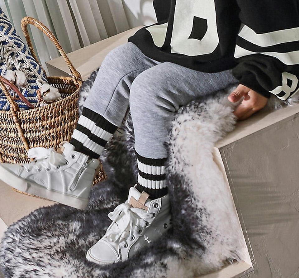 ファー裏地ボーダーヘムレギンス・p010379 キッズ【3~8才】【pt】【レギンス パンツ ズボン ロングパンツ ボーダー柄 ファー カジュアル ライン ラフ 女の子 男の子 冬 韓国 韓国子供服 子供 こども 子供服 こども服】【KIDS】