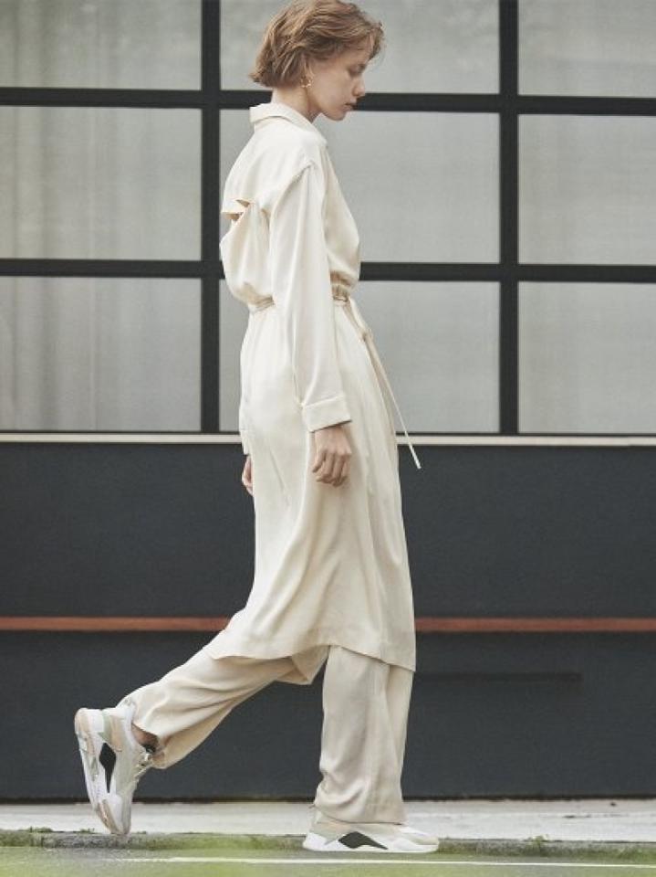 【emmi atelier】ブラカップ付き紐キャミソール