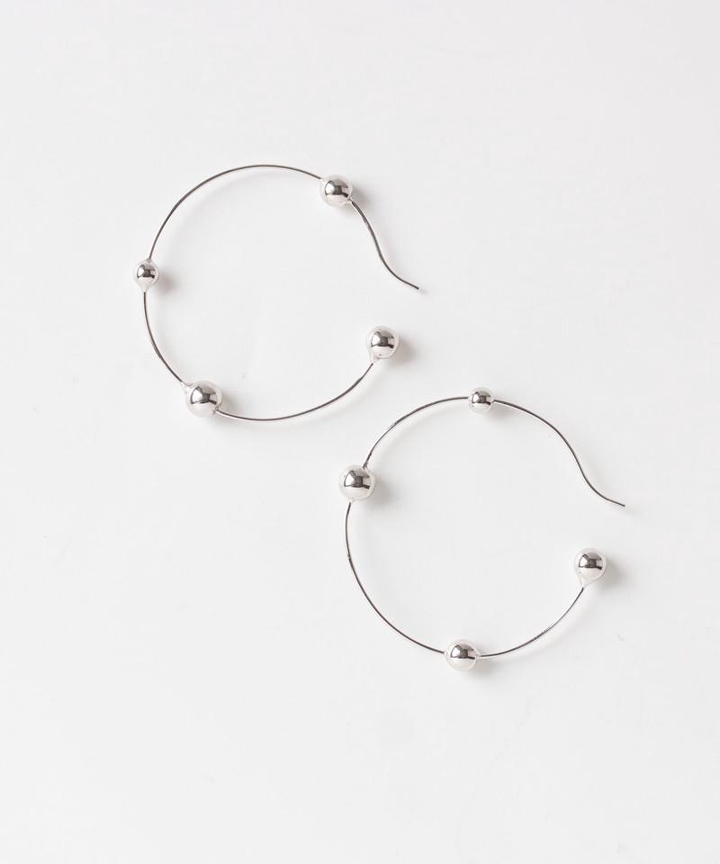 【閉店セール 50%OFF】ポイントボールアシンメトリーフープピアス