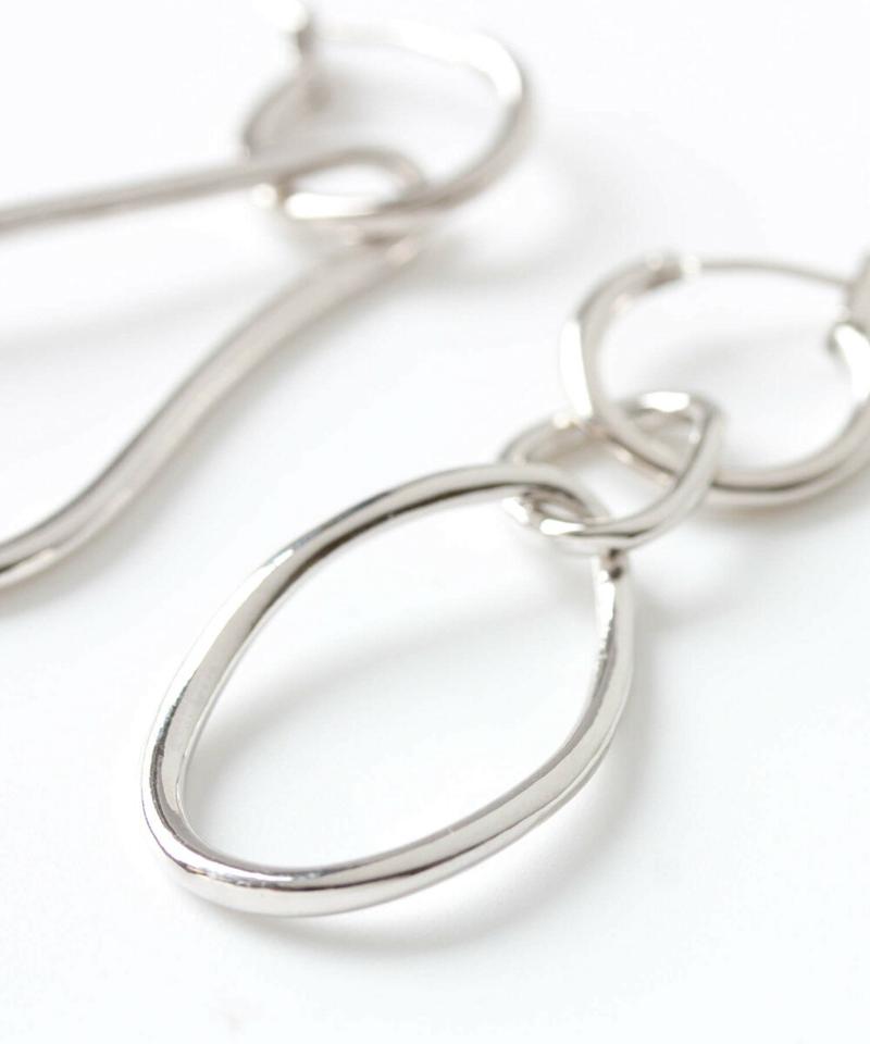 ＜SALE30%OFF＞アシンメトリーアンニュイモチーフフープピアス