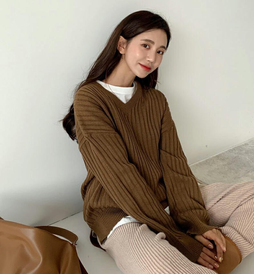 リブVネックニット・全4色・t61314 レディース 【tops】【韓国 ファッション トップス ニット Vネック 長袖 リブニット ドロップショルダー 無地 ゆったり ルーズ デイリー スリット アンバランス 体型カバー ルーズフィット カジュアル 秋 冬】