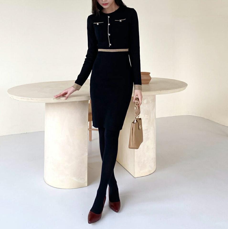 ボタン配色ニットワンピース・全2色・b61317 レディース 【ops】【韓国 ファッション ワンピース ロング Hライン ラウンドネック 長袖 ニット 上品 大人 柔らかい 細身 ミディ丈 グリッター 配色 フェイクボタン ボタン付き カジュアル 秋 冬】