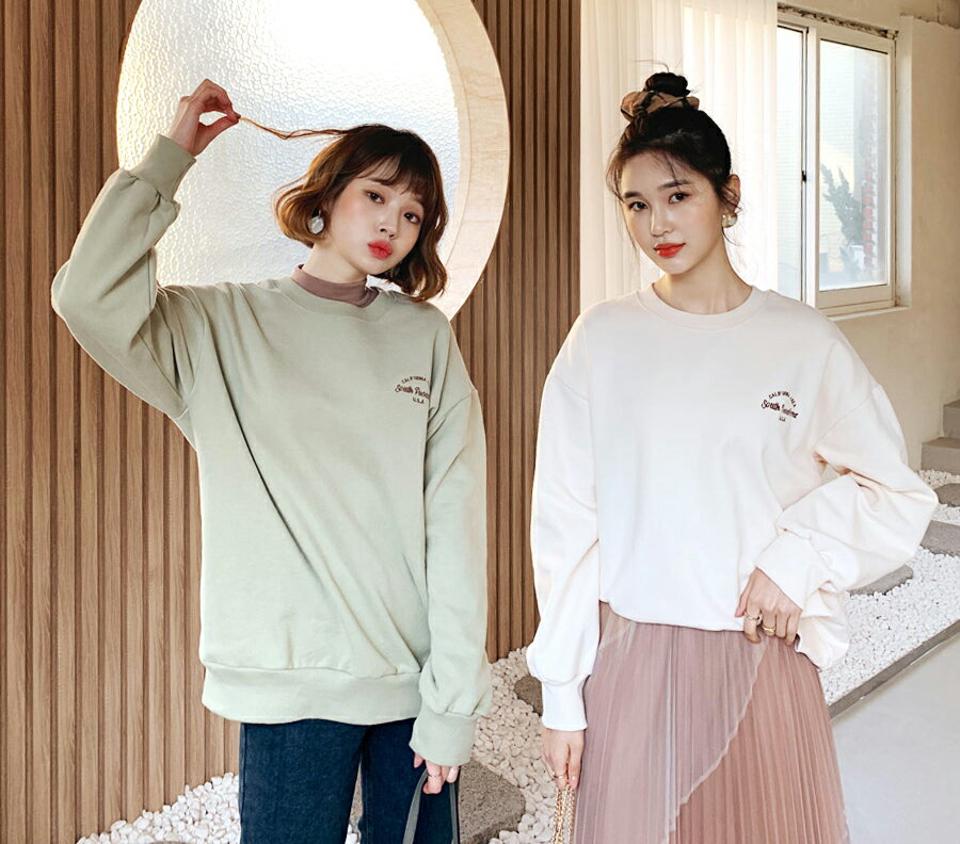 裏起毛刺繍レタリングスウェット・全4色・t62209 レディース 【tops】【韓国 ファッション トップス スウェット トレーナー Tシャツ カットソー ラウンド 長袖 ロゴ レタリング プリント ルーズ ゆったり オーバーサイズ 体型カバー カジュアル 秋 冬】