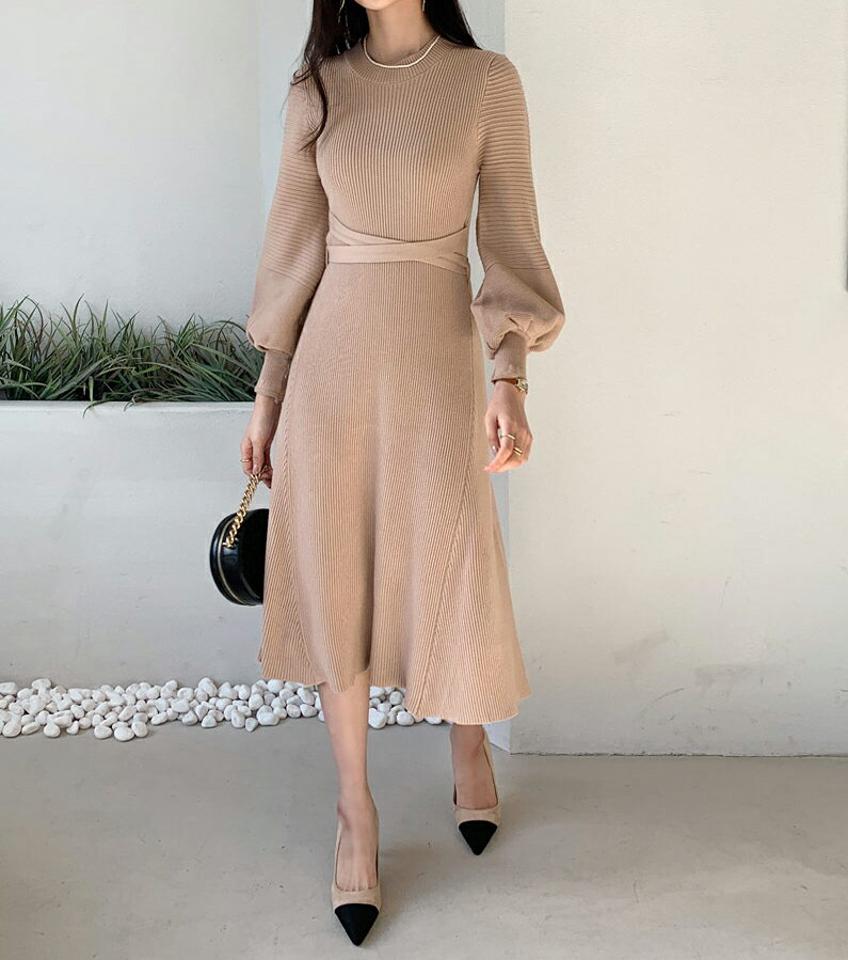 リボンリブニットワンピース・全2色・b62228 レディース 【ops】【韓国 ファッション ワンピース ラウンドネック 長袖 フレア Aライン プリーツ ニット パフスリーブ ぼわん袖 ボリューム袖 スリム 細身 カジュアル 秋 冬】