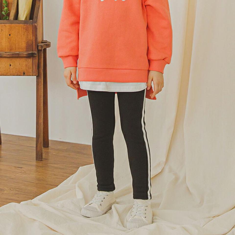 ファー裏地ツーラインレギンス・p009852 キッズ【3~8才】【pt】【レギンス パンツ ズボン ロングパンツ ライン ラインパンツ ファー 裏地ファー カジュアル ラフ 女の子 男の子 冬 韓国 韓国子供服 子供 こども 子供服 こども服】【KIDS】