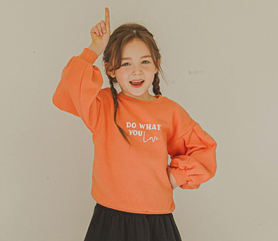 裏起毛パフスリーブロゴスウェット(orange)・p010104 キッズ【3~8才】【tops】【トップス スウェット トレーナー　長袖 パフスリーブ パフ袖 ロゴ ロゴトップス 裏起毛 カジュアル ラフ 女の子 冬 韓国 韓国子供服 こども 子供服 こども服】【KIDS】