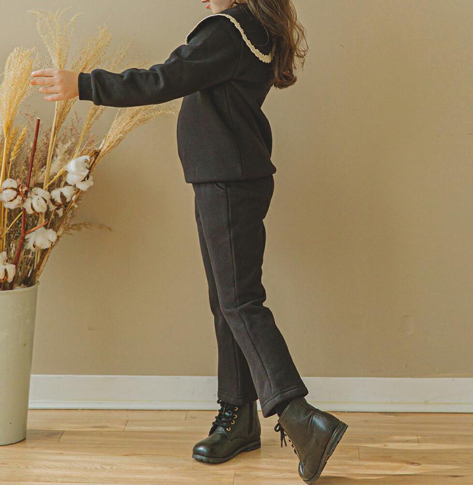 裏起毛レーストリムカラー上下SET(black)・p010087 キッズ【3~8才】【set】【セットアップ setup　トップス 長袖 レース 裏起毛 パンツ ズボン ロングパンツ 長ズボン かわいい 可愛い 女の子 冬 韓国 韓国子供服 子供 こども 子供服 こども服】【KIDS】