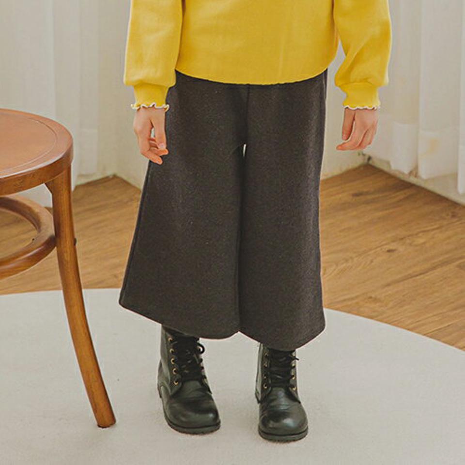 裏起毛フレアパンツ(charcoal)・p009868 キッズ 【3~8才】【pt】【韓国 ファッション ボトムス パンツ ロング ウエストゴム ワイド フレア 無地 女の子 男の子 ユニセックス キッズ 子供 子供服 幼稚園 通学 通園 低学年 秋 冬】【KIDS】