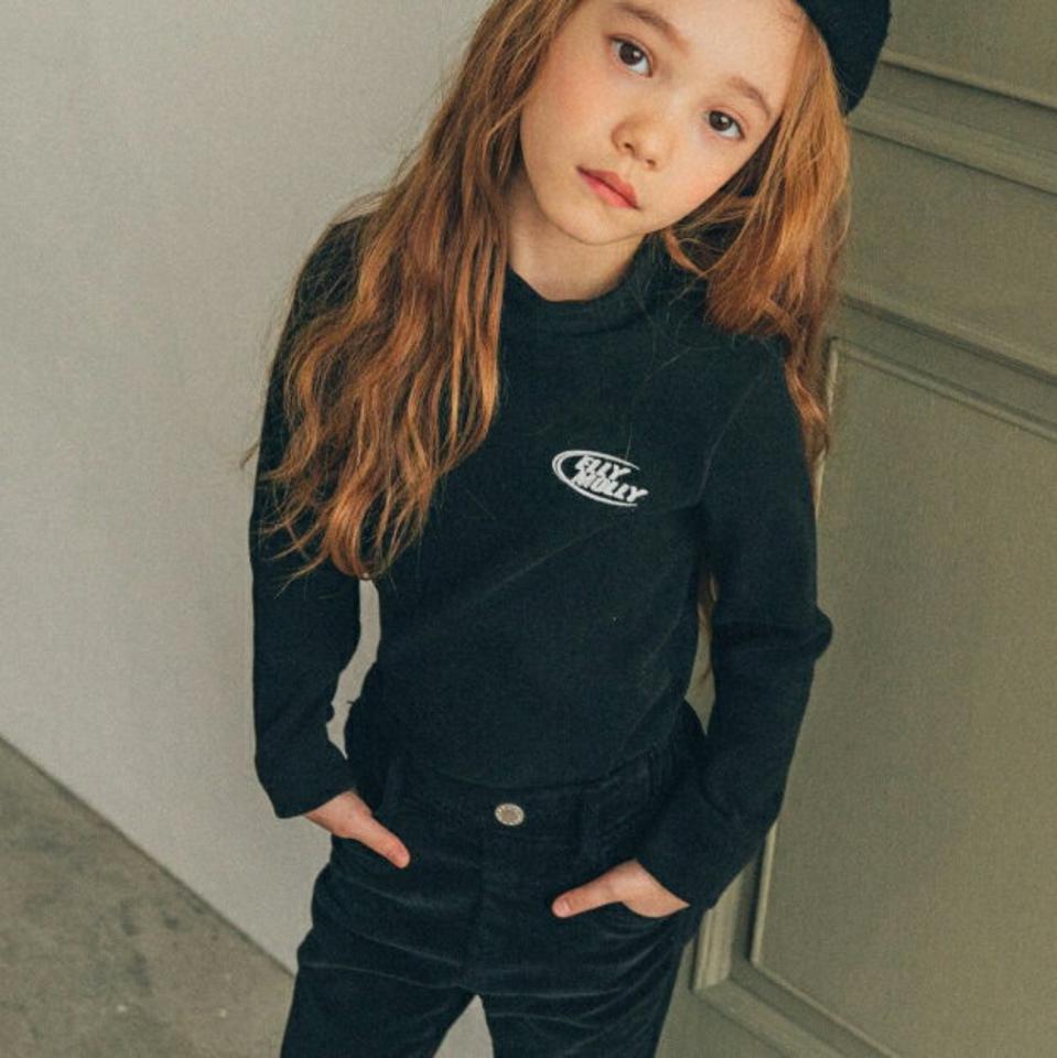 裏起毛オーバルロゴTシャツ(JUNIOR)・u10467 キッズ【9~17才】【tops】【トップス Tシャツ 長袖 ロゴ ロゴトップス 裏起毛 シンプル カジュアル ラフ モックネック 女の子 男の子 冬 韓国 韓国子供服 子供 こども 子供服 こども服】【KIDS】