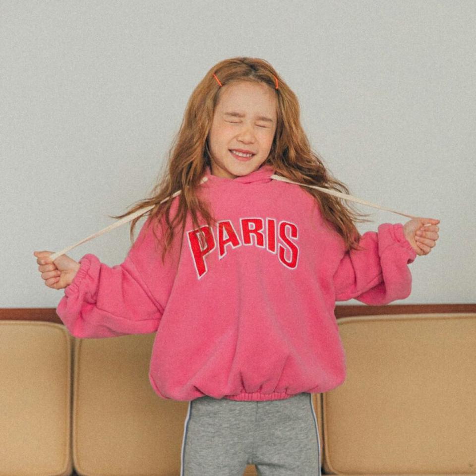 【キッズ30%OFF】裏起毛PARISフーディ(JUNIOR)・u10464 キッズ【9~17才】【tops】【トップス パーカー フード フーディー フーディ 長袖 ロゴ ロゴトップス　裏起毛 ストリート ラフ 女の子 男の子 冬 韓国 韓国子供服 子供 こども 子供服 こども服】【KIDS】