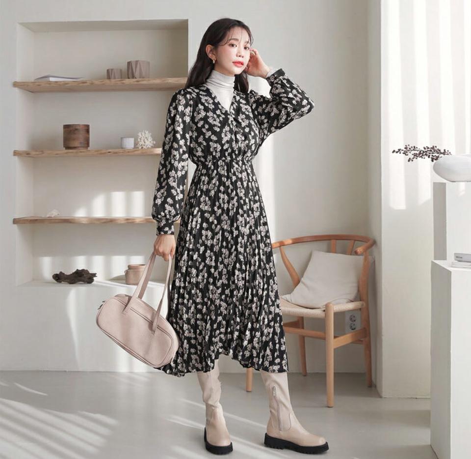 プリーツ花柄ワンピース・全2色・b62418 レディース 【ops】【韓国 ファッション ワンピース プリーツワンピース Aライン フレア プリーツ ロング Vネック ウエストゴム ボタン 花柄 フラワー カジュアル 秋 冬】