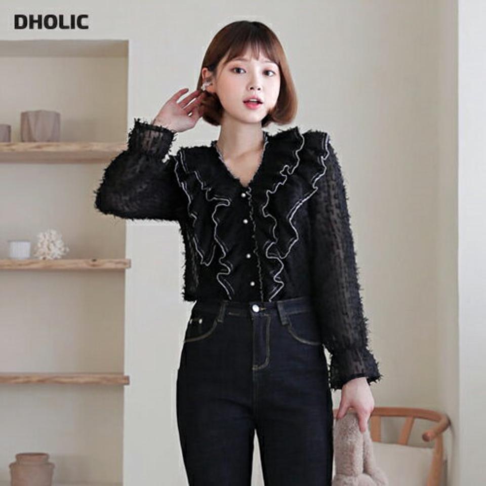 フリル刺繍ラインブラウス・全2色・b62365 レディース 【bl】【韓国 ファッション トップス ブラウス 長袖 Vネック レース 上品 パール ボタン フリル フェミニン パフスリーブ テクスチャー カジュアル 秋 冬】