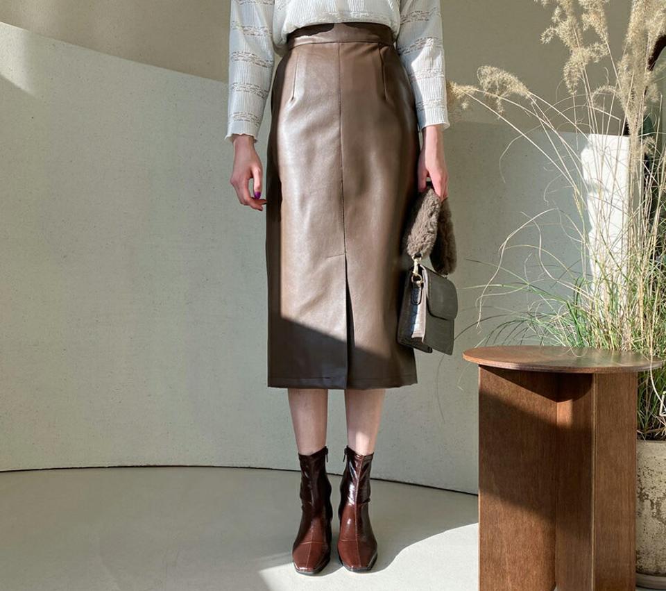 レザー調ペンシルスカート・全3色・t56554 レディース 【sk】【韓国 ファッション ボトムス スカート ロング ユニーク レザー ペンシル フィット スリム スリット バックゴム ファスナー付き フェミニン 大人 カジュアル 秋 冬】