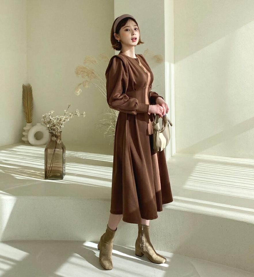 裏起毛ウエストタックワンピース・全3色・b56550 レディース 【ops】【韓国 ファッション ワンピース 起毛ワンピース ウエストタック 暖かい 細身 保温性 フレア スリム Aライン 体型カバー ロング 上品 ラウンドネック ボリューム カジュアル 秋 冬】