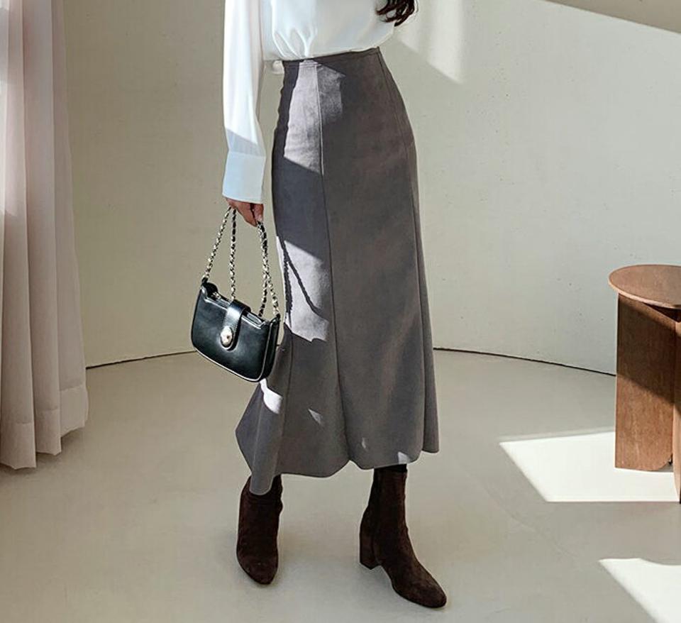スエード調マーメイドスカート・全3色・t56553 レディース 【sk】【韓国 ファッション ボトムス スカート ロング スエード バックファスナー スリム フィット 柔らかい マーメイドスカート 細身 タイト 無地 上品 エレガント 大人 カジュアル 秋 冬】