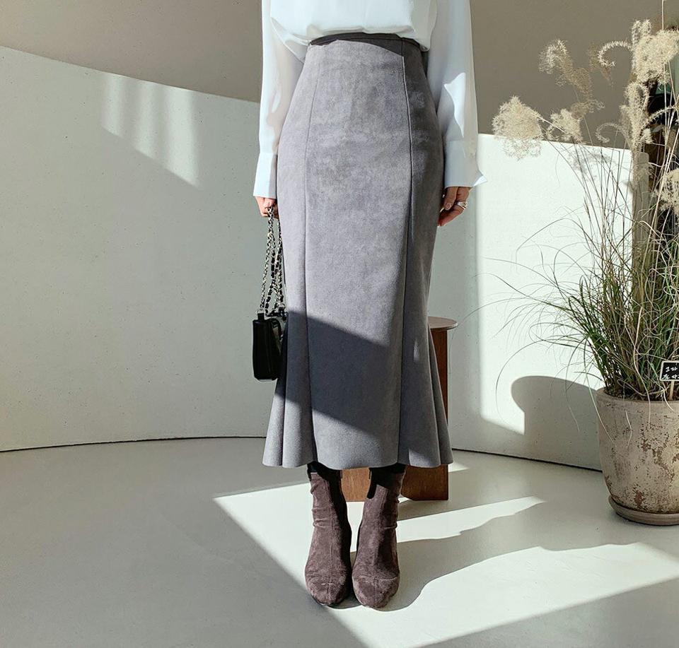 スエード調マーメイドスカート・全3色・t56553 レディース 【sk】【韓国 ファッション ボトムス スカート ロング スエード バックファスナー スリム フィット 柔らかい マーメイドスカート 細身 タイト 無地 上品 エレガント 大人 カジュアル 秋 冬】