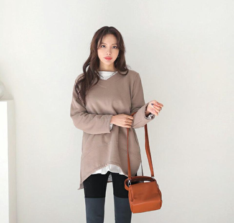 裏起毛VネックTシャツ・全5色・t65906 レディース 【tops】【トップス Tシャツ 長袖 Vネック 単色 無地 シンプル ベーシック カジュアル 裏起毛 スリット ラフ 冬 韓国 ファッション】【ハイホリHIHOLLI】