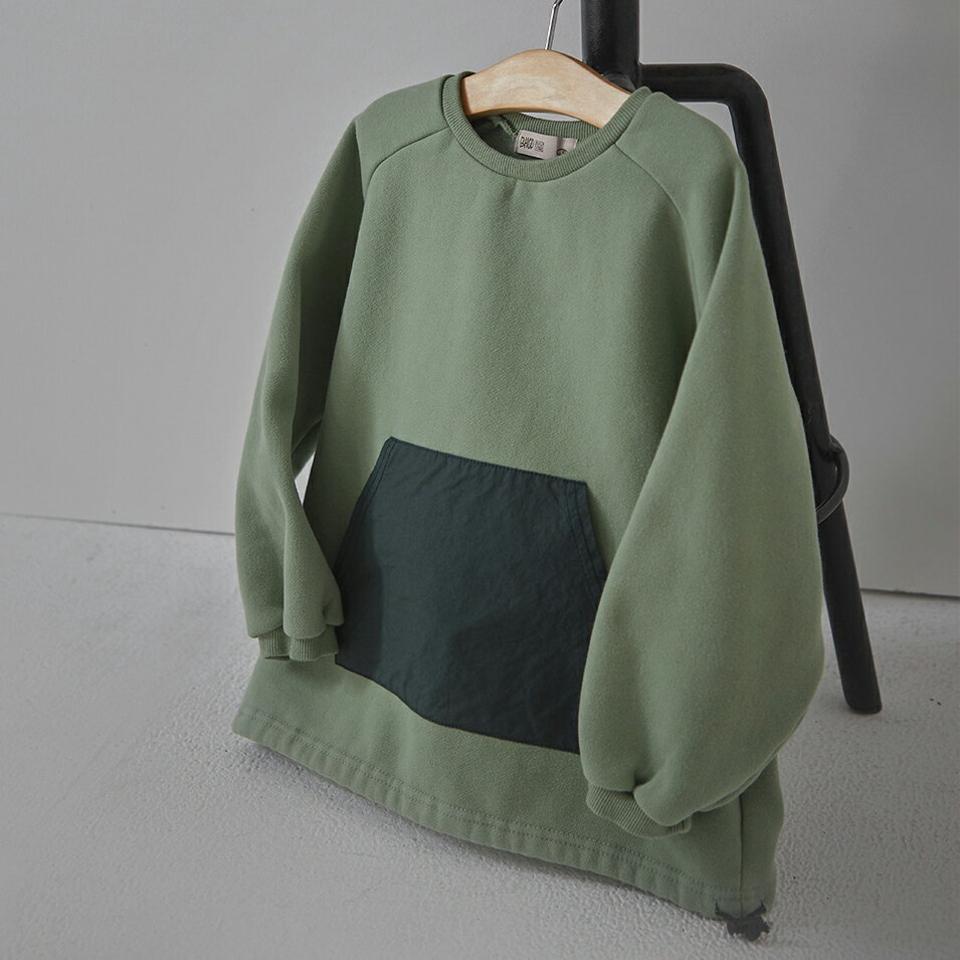 裏起毛配色ポケットスウェット(junior)・u10675 キッズ 【9~17才】【tops】【韓国 ファッション トップス トレーナー Tシャツ カットソー オーバーサイズ 女の子 男の子 ラグランスリーブ キッズ こども 子供 子供服 通学 低学年 小学生 ジュニア 冬】【KIDS】