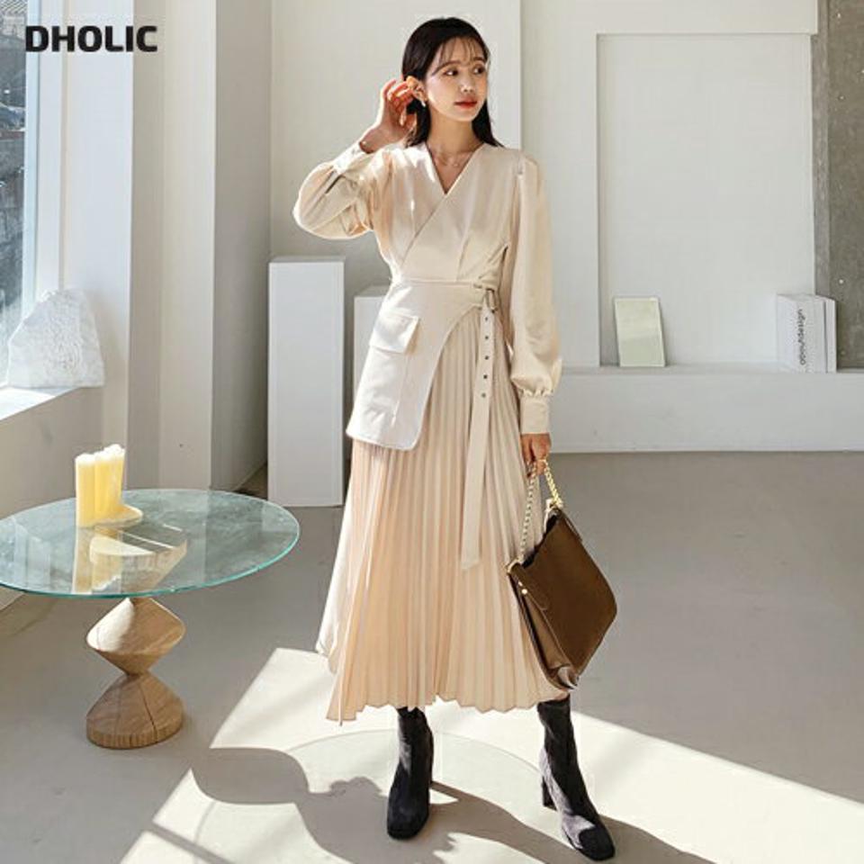 バックルプリーツワンピース・全2色・t64693 レディース 【ops】【韓国 ファッション ワンピース ロング ロングワンピース プリーツ フレア Aライン バックル Vネック ユニーク フェミニン ラップ プリーツワンピース カジュアル 秋 冬】