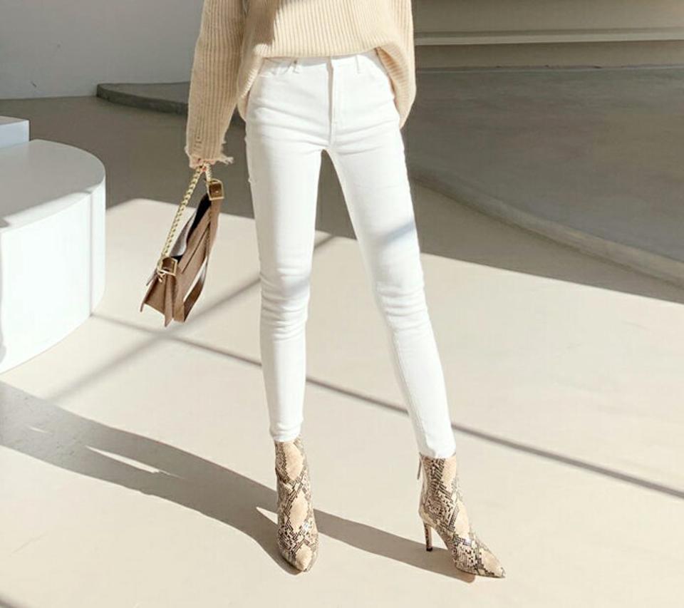 裏起毛スリットスキニーパンツ・全2色・t64715 レディース 【pt】【韓国 ファッション ボトムス パンツ ロング ロングパンツ スキニー スリット スリム 細身 タイト ストレッチ 伸びる 保温性 裏起毛 ボタン ポケット カジュアル 秋 冬】