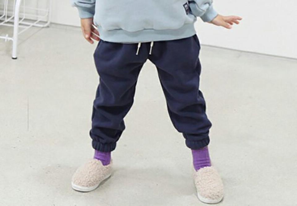 両起毛スウェットパンツ・p010613 キッズ【3~8才】【pt】【パンツ ズボン ロングパンツ 長ズボン スウェット 裏起毛 起毛 ラフ カジュアル 単色 無地 シンプル 女の子 男の子 冬 韓国 韓国子供服 子供 こども 子供服 こども服】【KIDS】